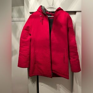 Women’s red Aeros quilted jacket with hood